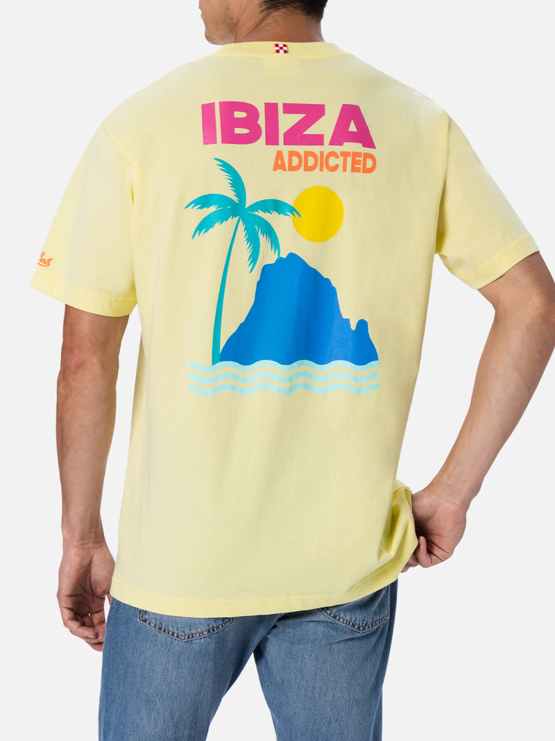 T-shirt uomo in cotone con stampa piazzata cartolina Ibiza Addicted