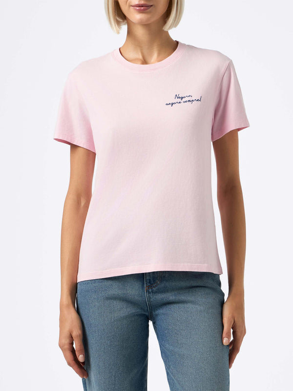 Woman heavy cotton pink t-shirt Emilie with Negare, negare sempre! embroidery | VACANZE DI NATALE SPECIAL EDITION